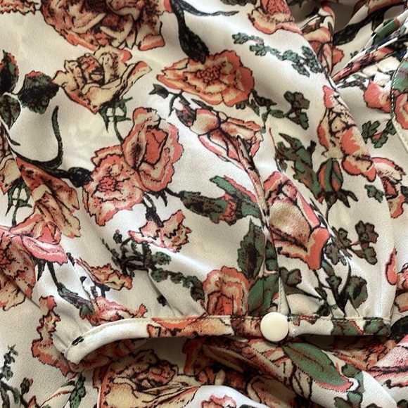 PLEIONE ROSE PATTERN BLOUSE - Picture 9 of 9